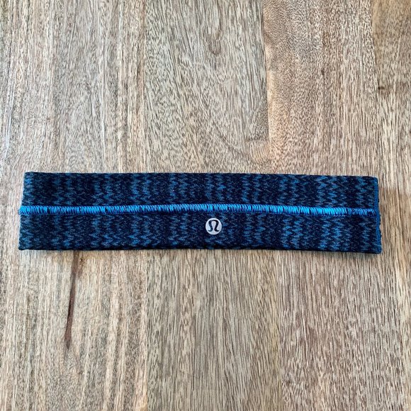 Lululemon Fly Away Tamer Headband Blue - Picture 1 of 1